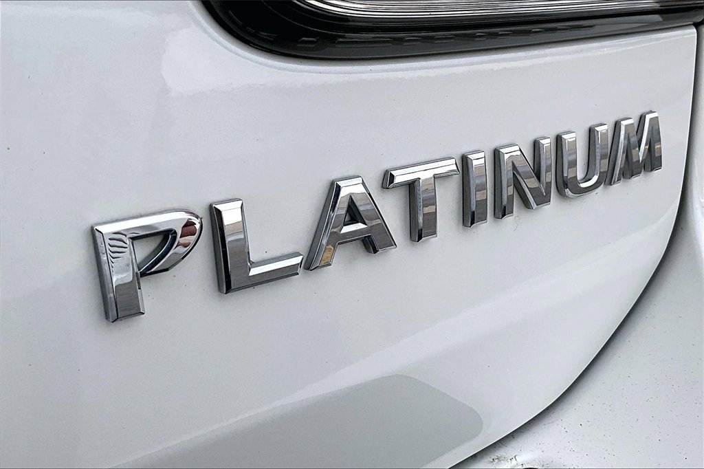 Used 2019 Nissan Armada Platinum w/ Captain's Chairs Package image 8