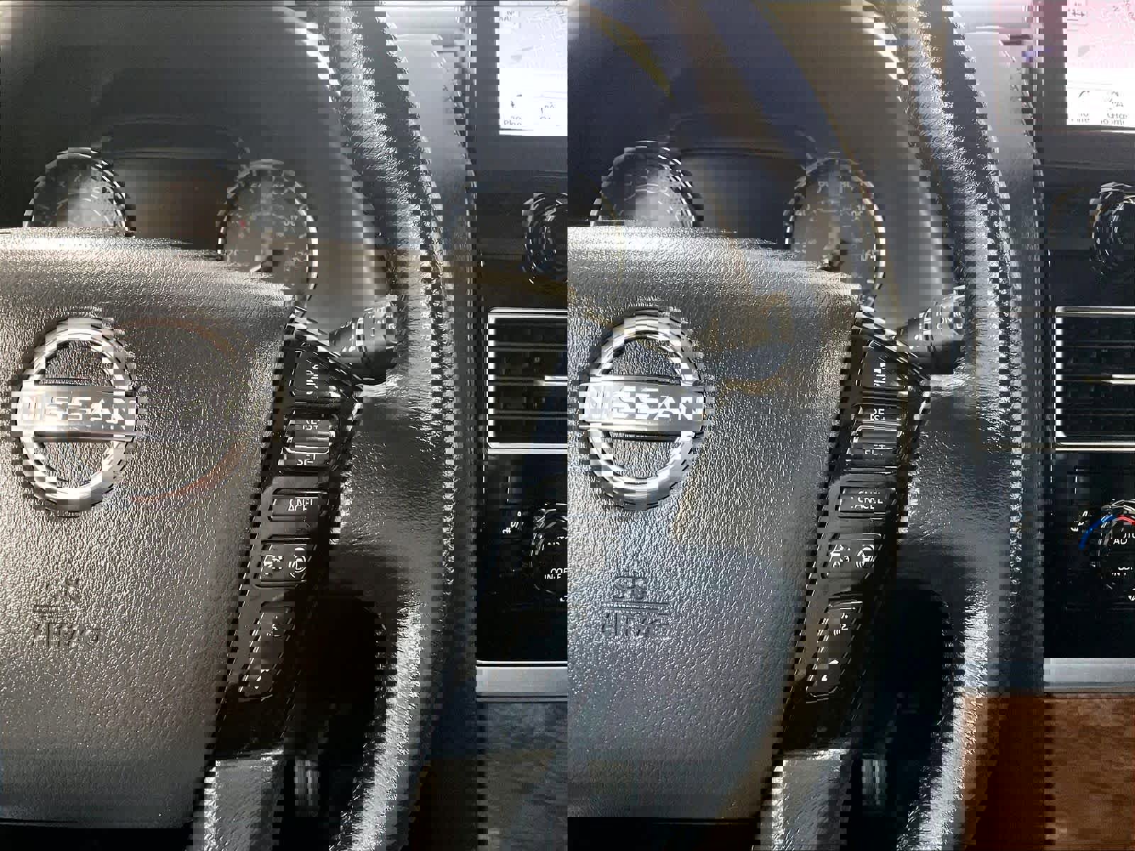 Used 2024 Nissan Armada SL image 24