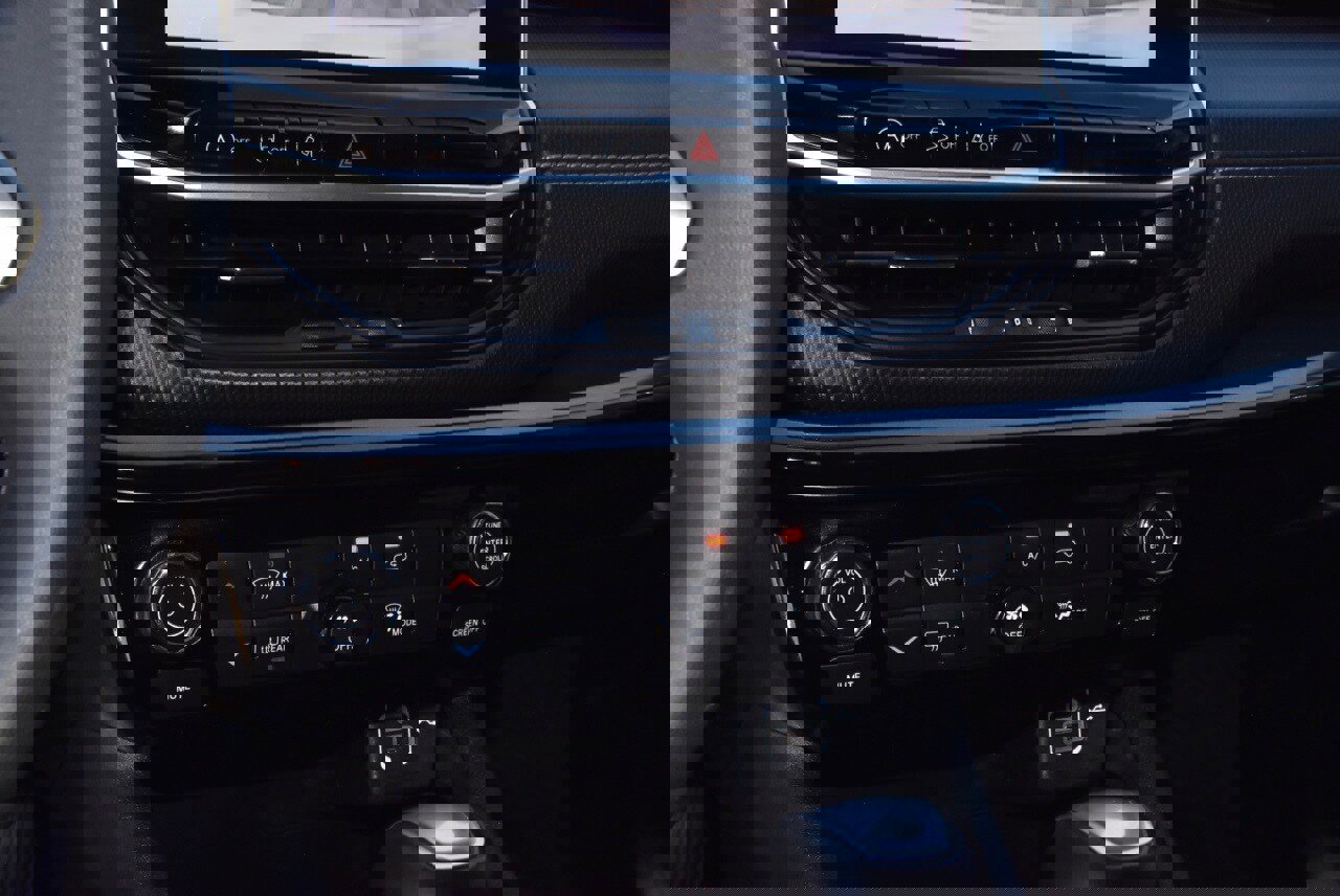 Used 2024 Jeep Compass Latitude w/ Altitude Special Edition image 29