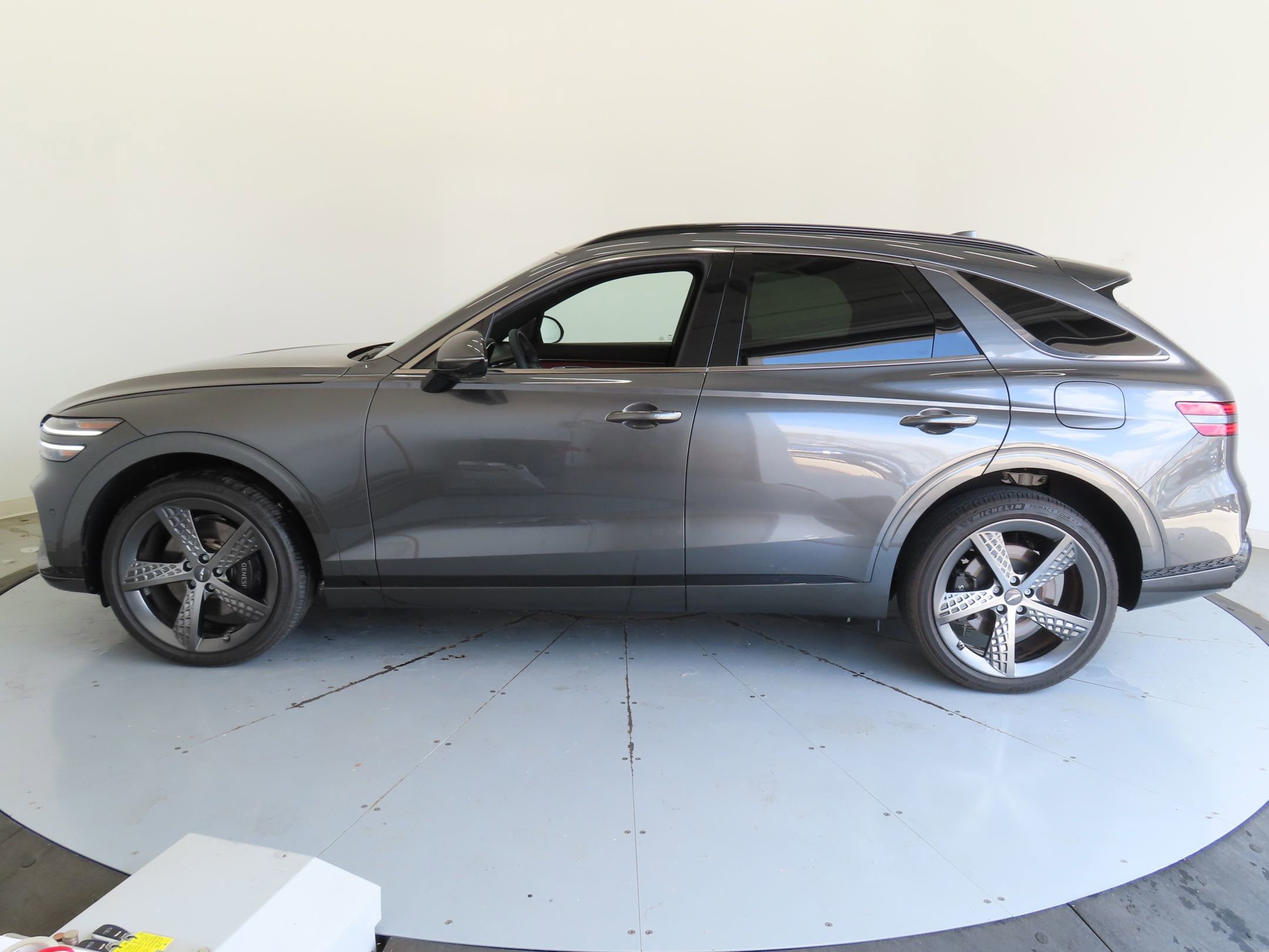 Used 2024 Genesis GV70 3.5T Sport w/ Sport Advanced Package image 7