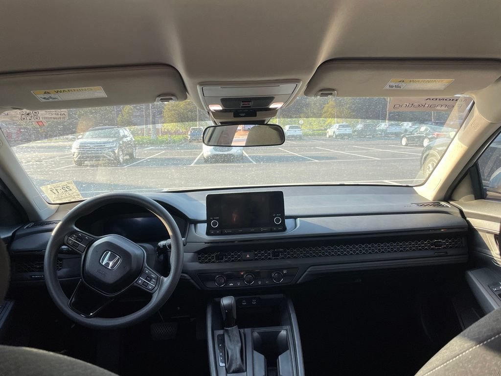 Certified 2025 Honda Accord LX image 5