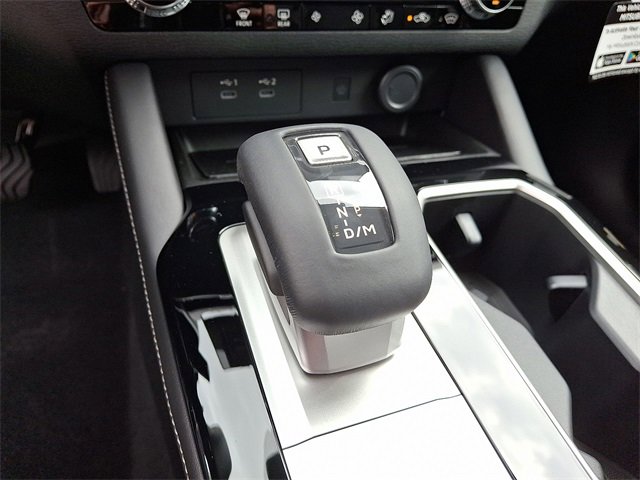 New 2025 Mitsubishi Outlander SE image 7