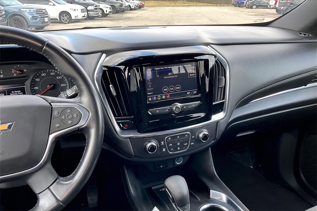 Used 2022 Chevrolet Traverse LT image 9