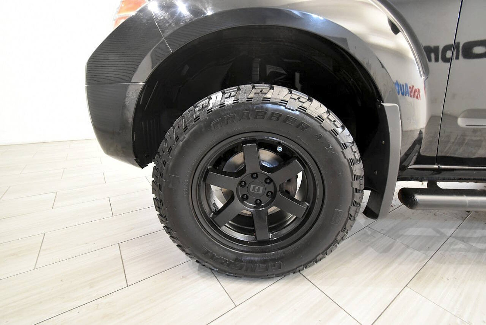 Used 2018 Nissan Frontier SV AWD/4WD image 10