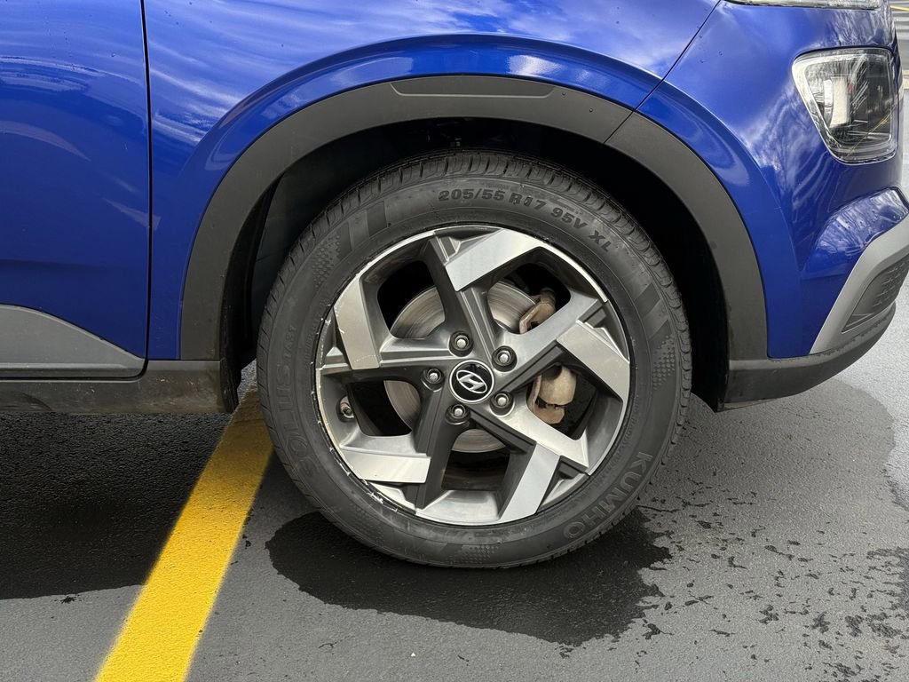 Used 2022 Hyundai Venue SEL image 9