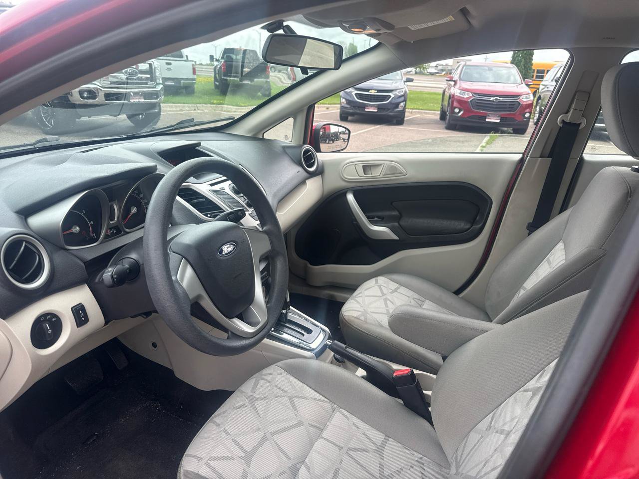 Used 2012 Ford Fiesta SE w/ Winter Pkg FWD image 9