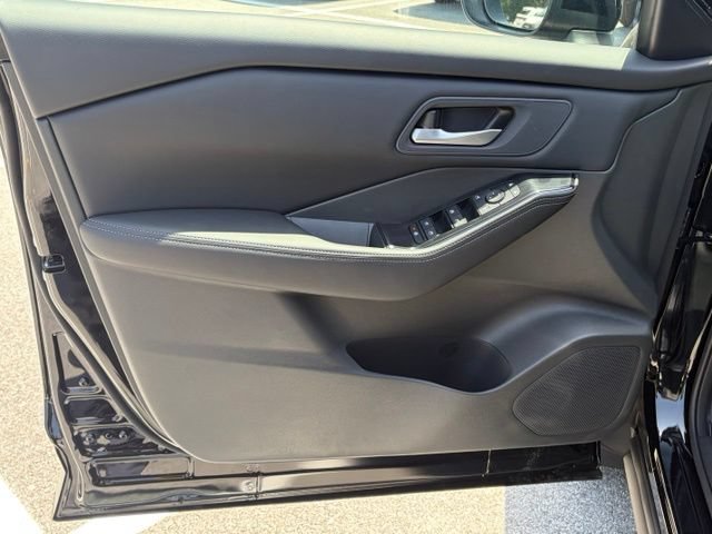 New 2026 Nissan Rogue SV w/ Cold Weather Package AWD/4WD image 12