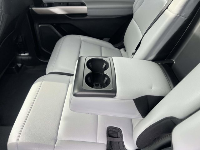 Used 2021 Ford Explorer XLT w/ Equipment Group 202A image 10