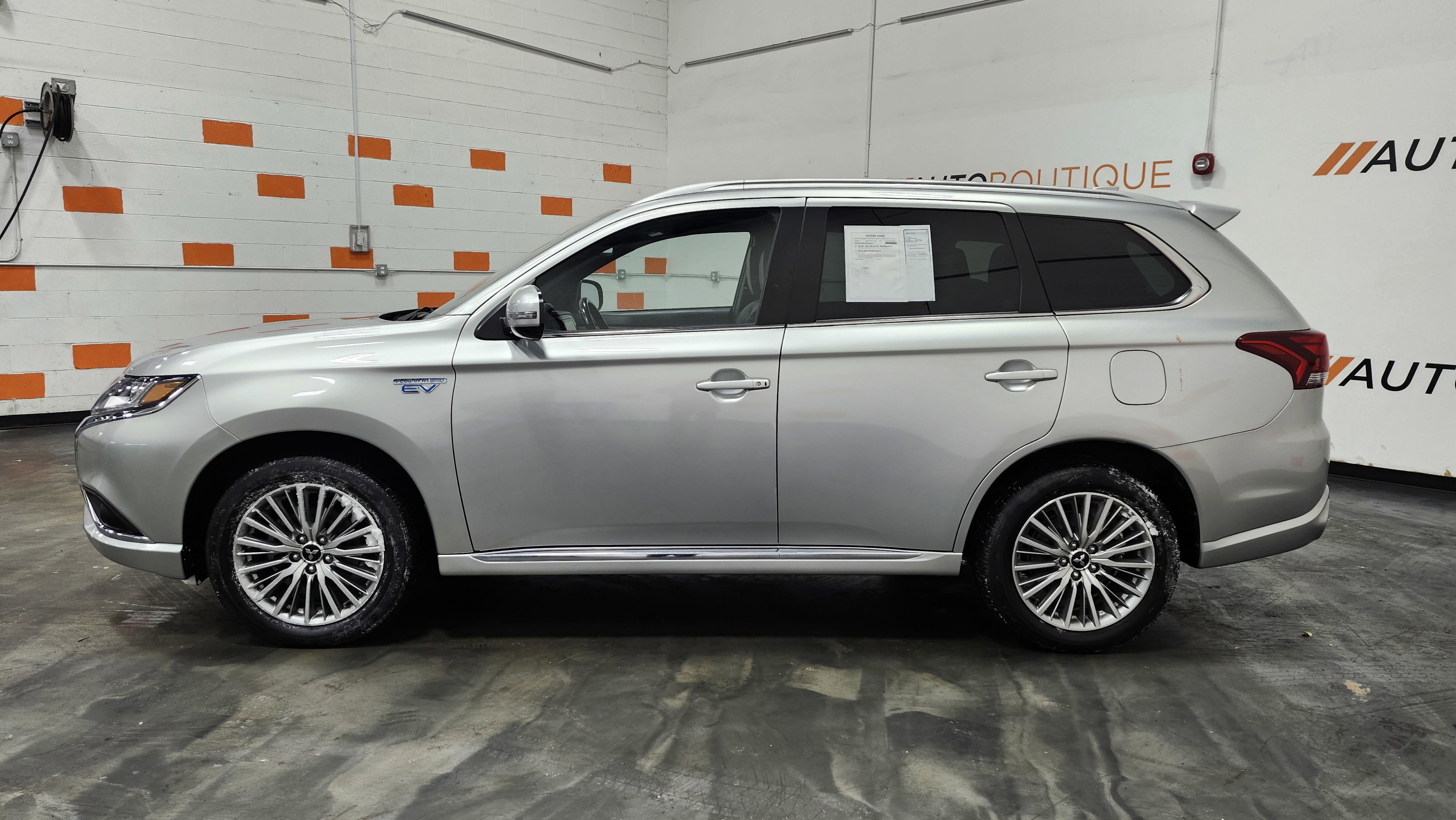 Used 2022 Mitsubishi Outlander SEL image 15