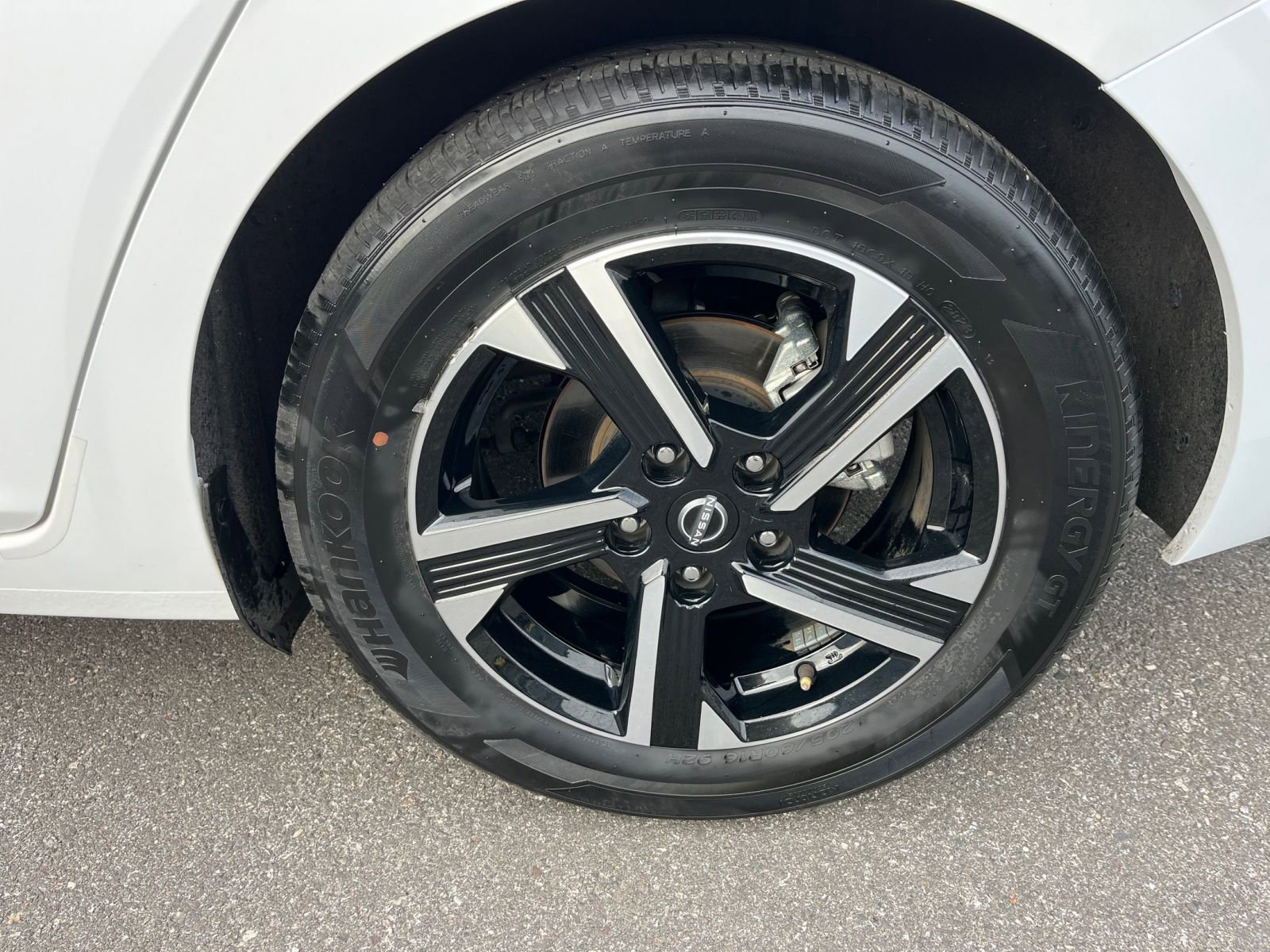 Used 2024 Nissan Sentra SV image 29