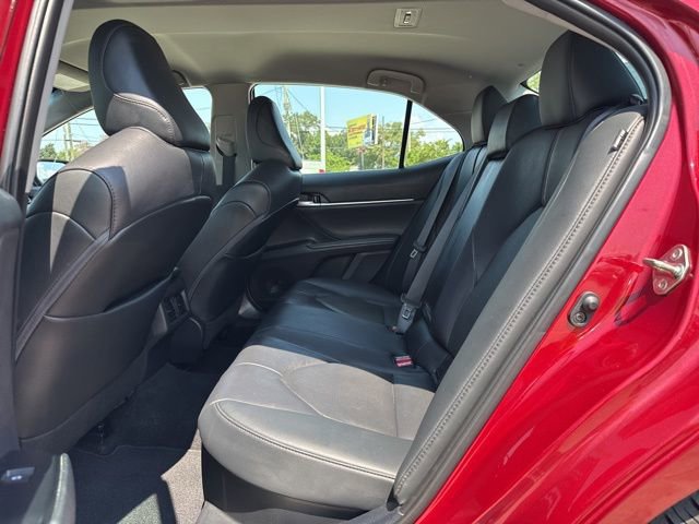 Used 2020 Toyota Camry XLE image 14