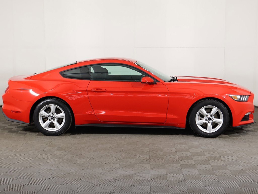 Used 2017 Ford Mustang Coupe image 15