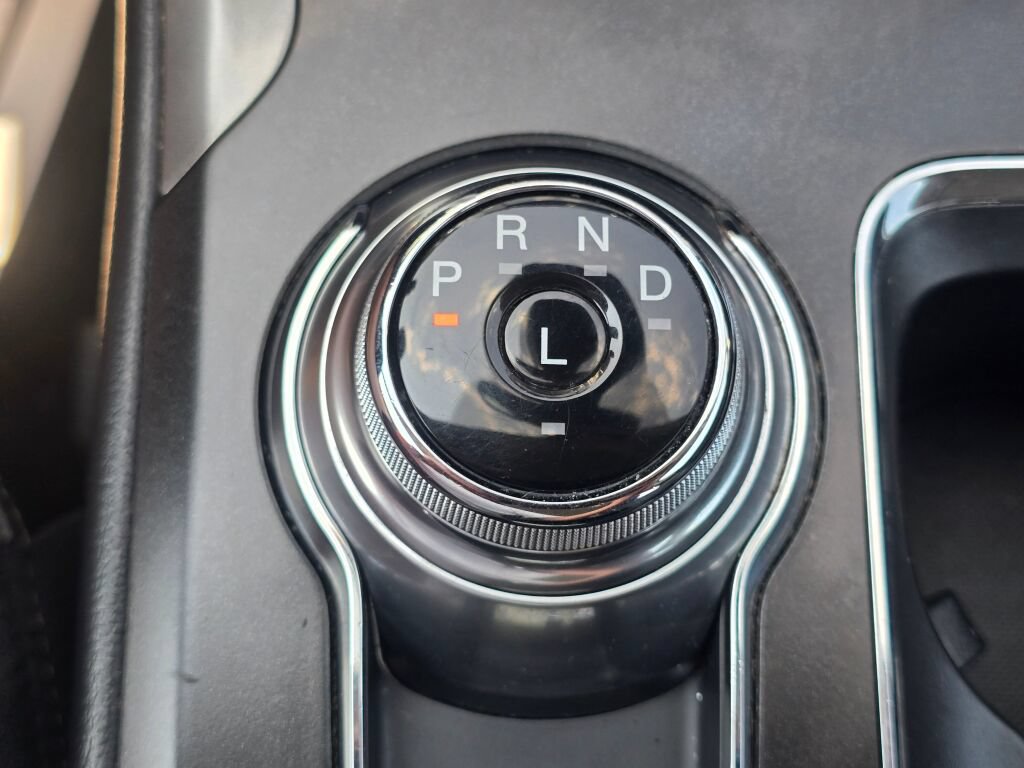 Used 2017 Ford Fusion Energi SE FWD image 36