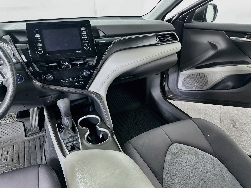 Used 2021 Toyota Camry LE FWD image 20