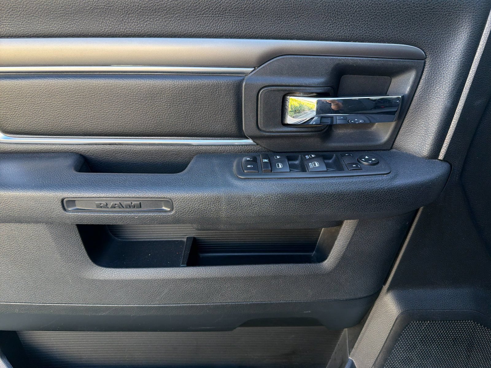 Used 2024 RAM 1500 Warlock RWD image 10