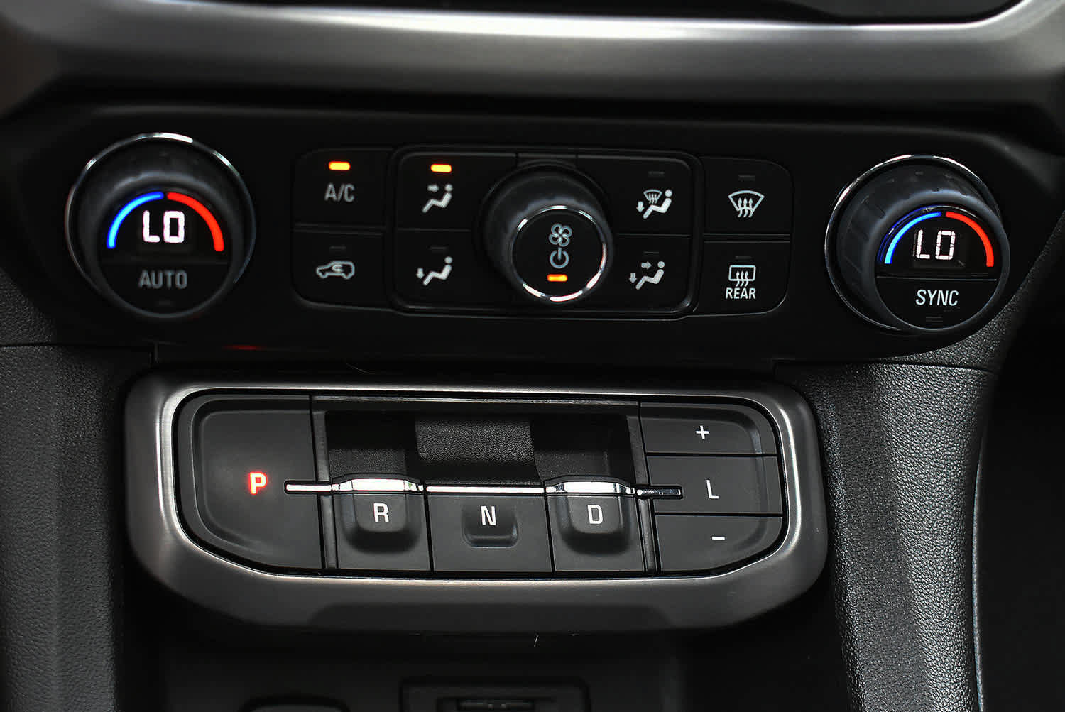 Used 2023 GMC Acadia AT4 w/ Preferred Package AWD/4WD image 21