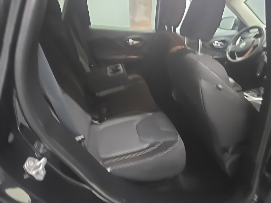 Used 2016 Jeep Cherokee Latitude w/ Cold Weather Group image 7