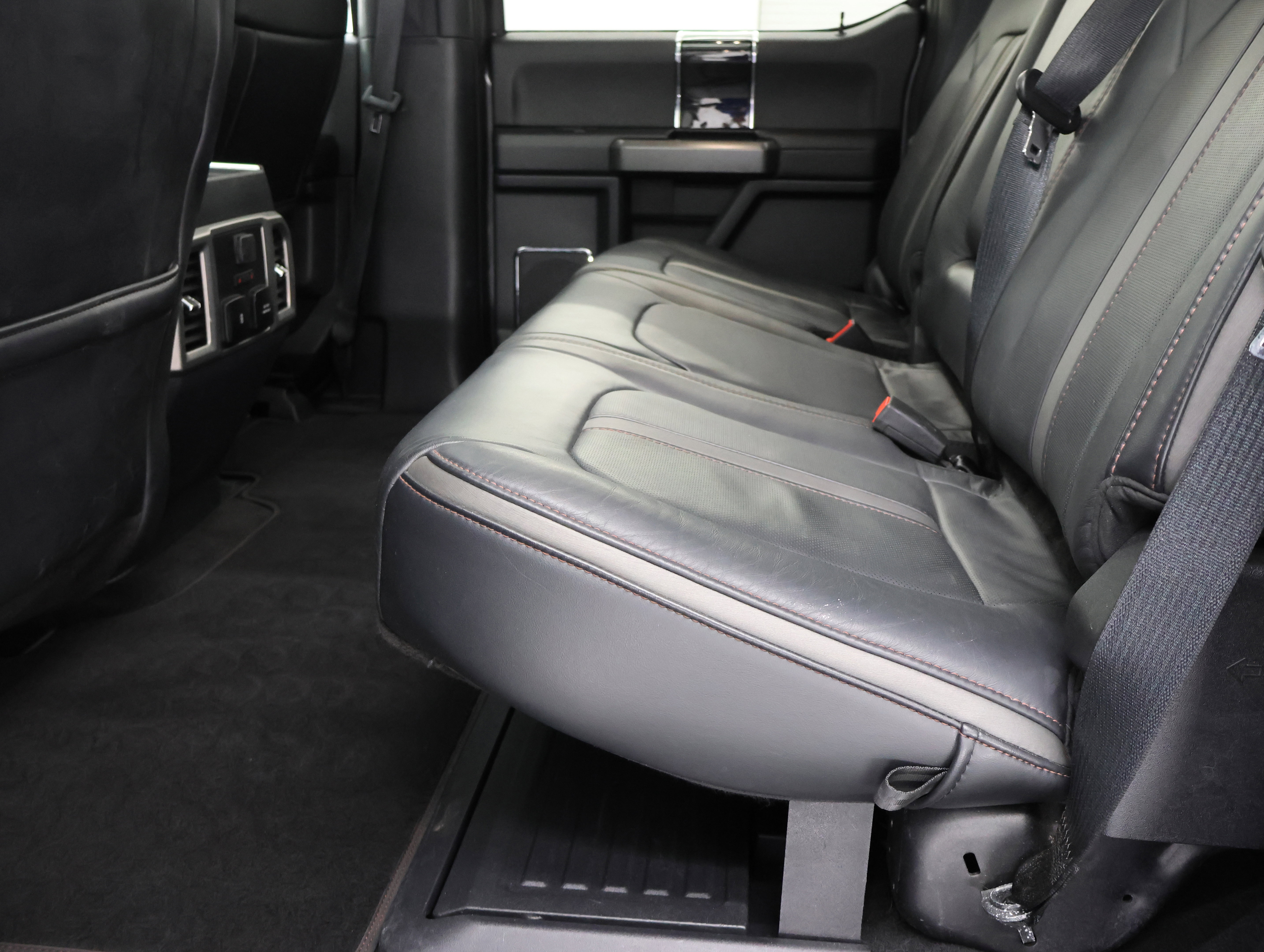 Used 2022 Ford F350 Platinum AWD/4WD image 41