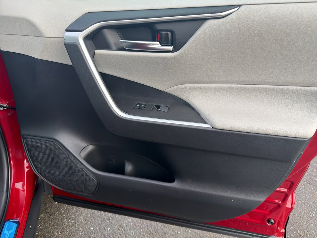 New 2025 Toyota RAV4 XLE w/ Convenience Package image 19
