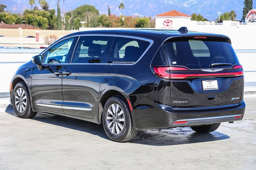 Used 2023 Chrysler Pacifica Limited image 7