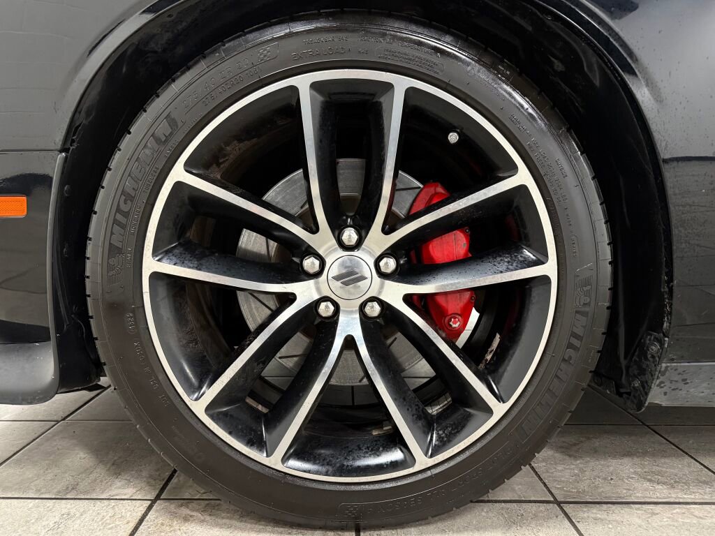 Used 2016 Dodge Challenger R/T Scat Pack w/ Leather Interior Group image 17