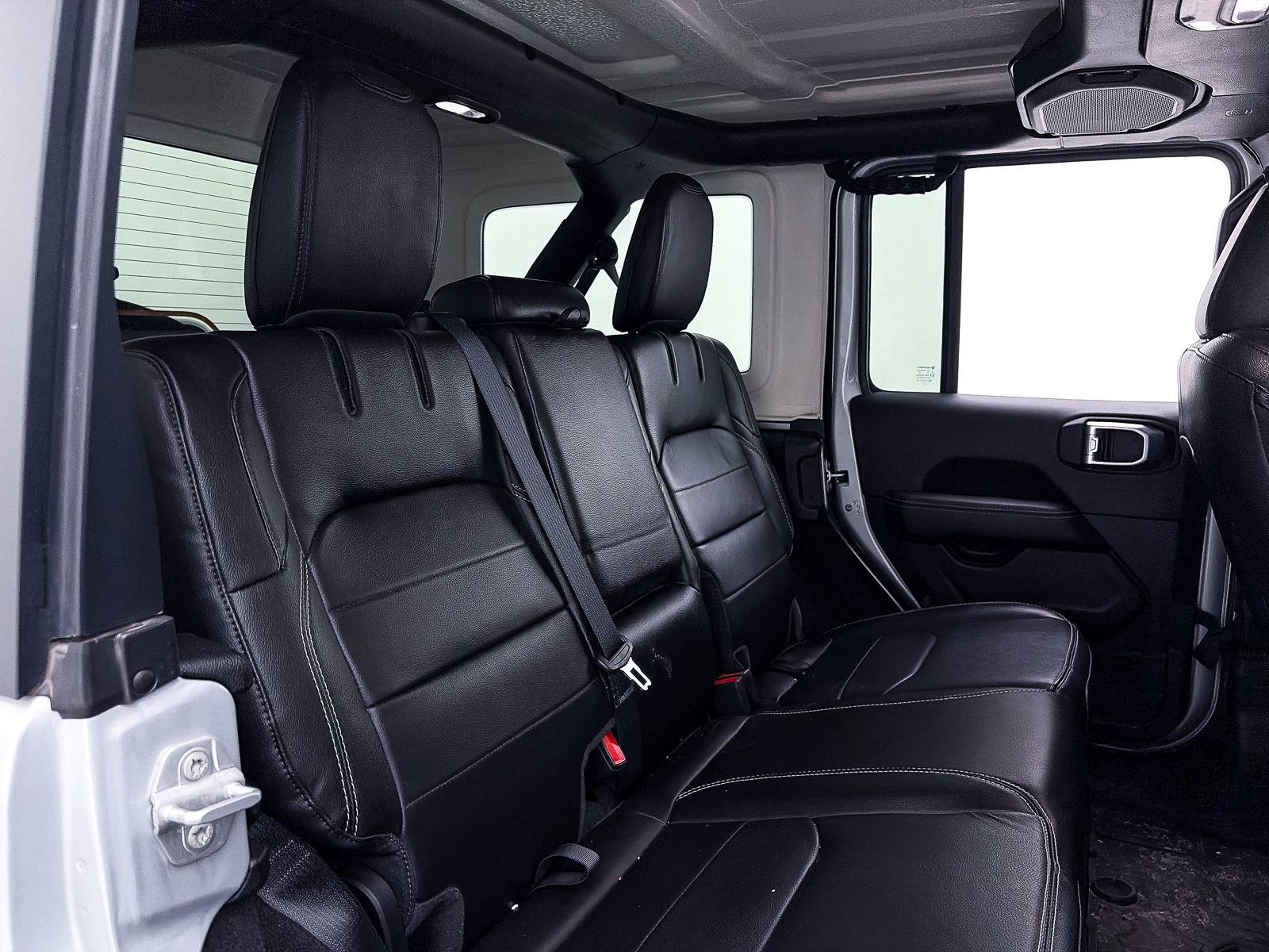 Used 2022 Jeep Wrangler Unlimited Sahara w/ Cold Weather Group image 38