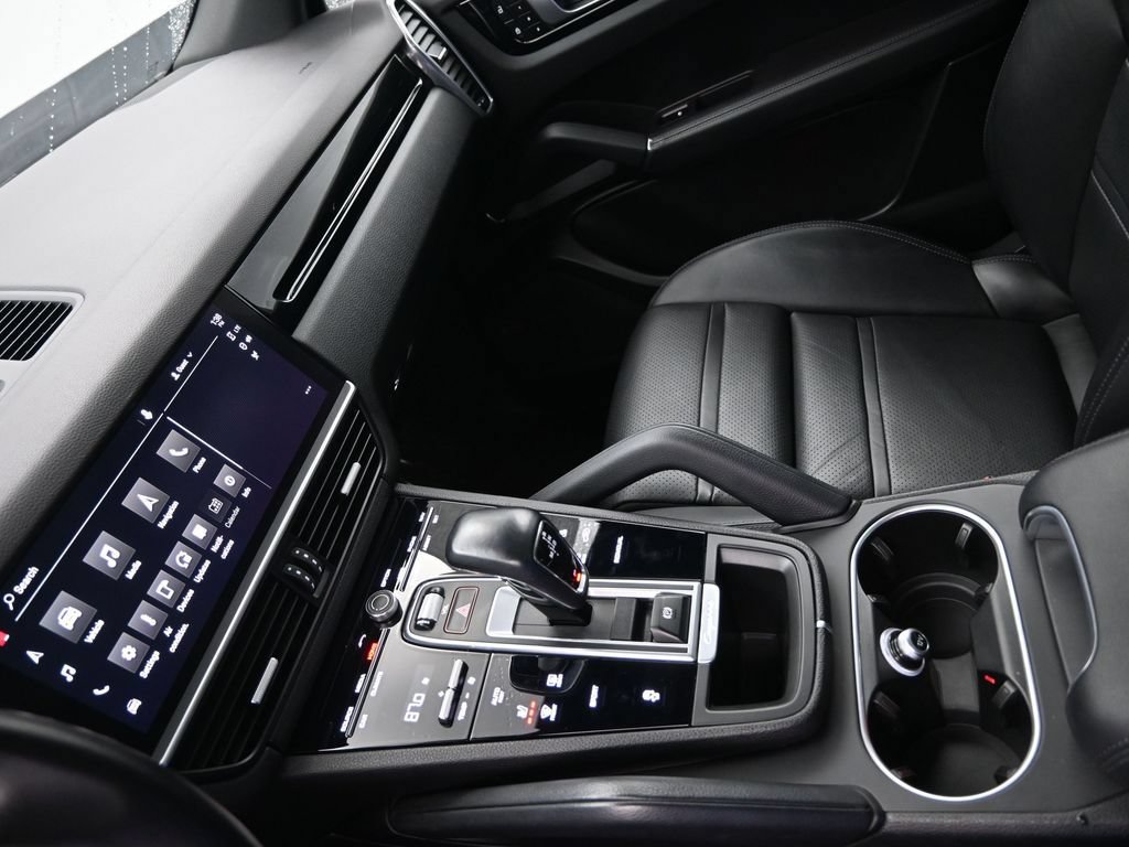 Used 2022 Porsche Cayenne Platinum Edition AWD/4WD image 20