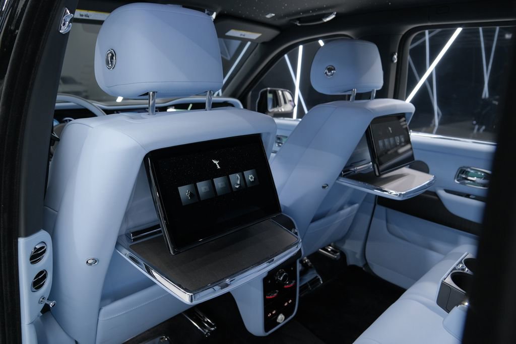 Used 2026 Rolls-Royce Cullinan image 56