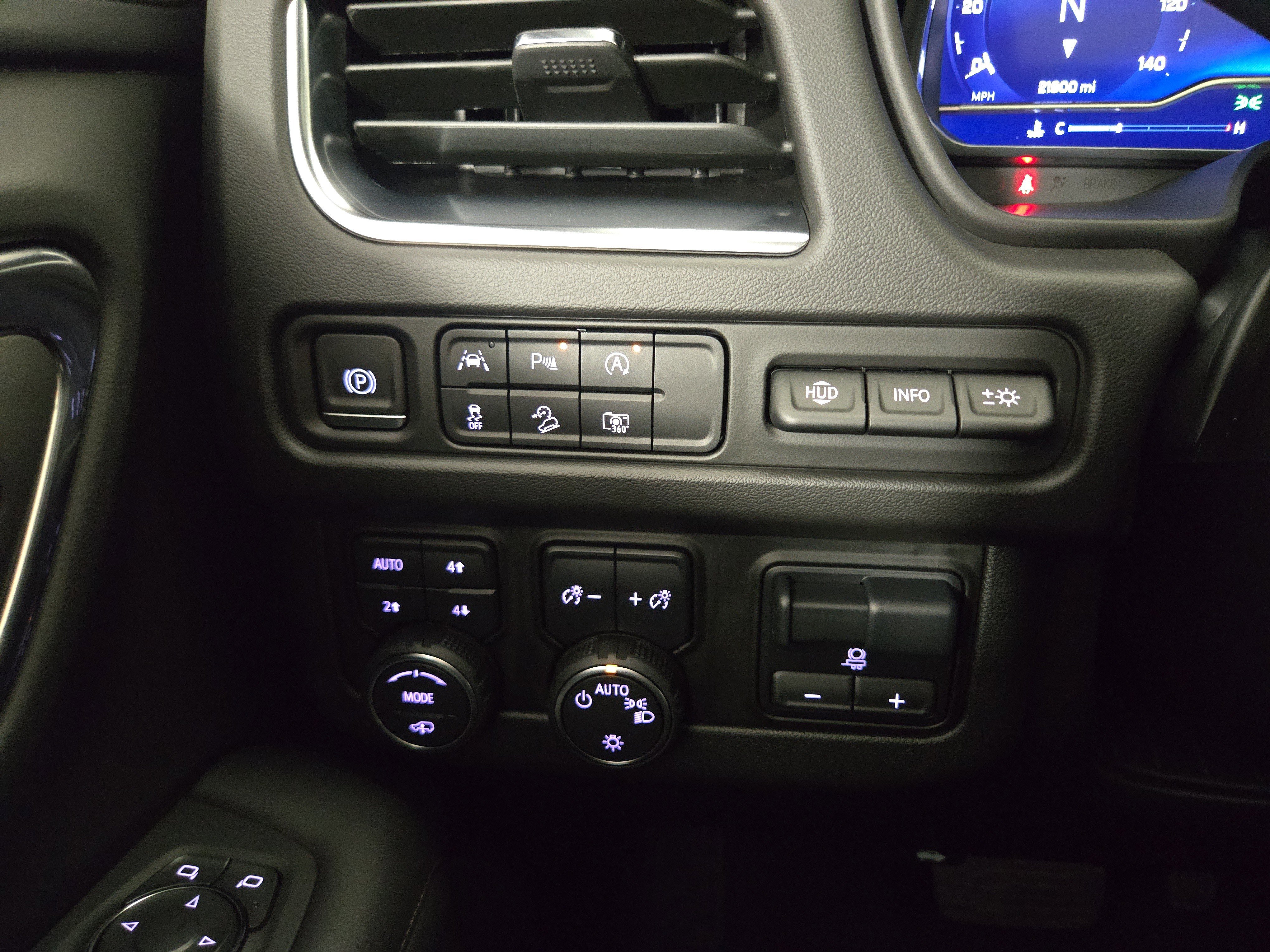 Certified 2024 Chevrolet Tahoe High Country AWD/4WD image 31