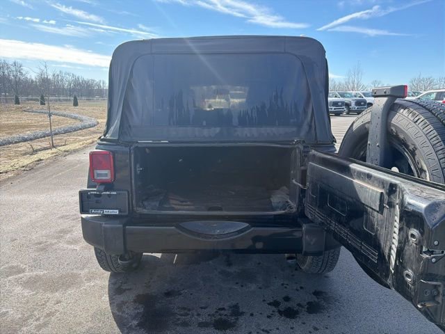 Used 2017 Jeep Wrangler Unlimited Sahara w/ Connectivity Group image 10