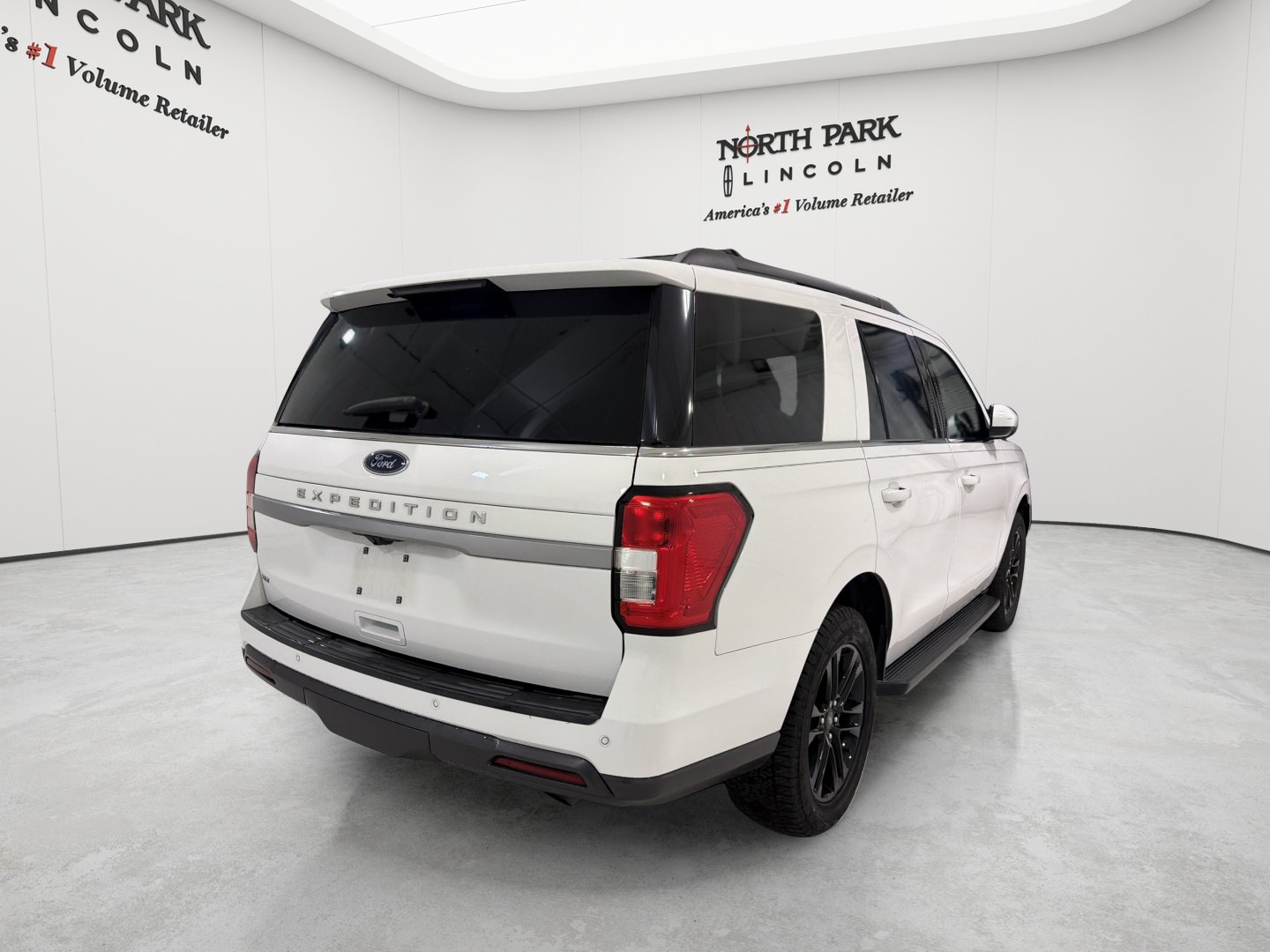 Used 2022 Ford Expedition XLT RWD image 5