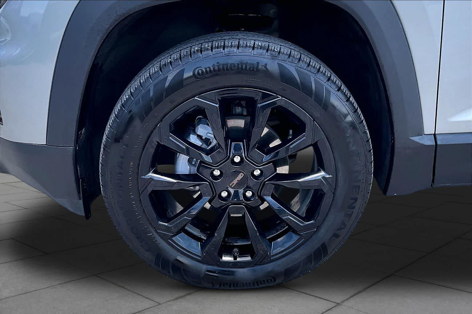 Used 2026 GMC Terrain Elevation w/ Elevation Premium Package AWD/4WD image 11