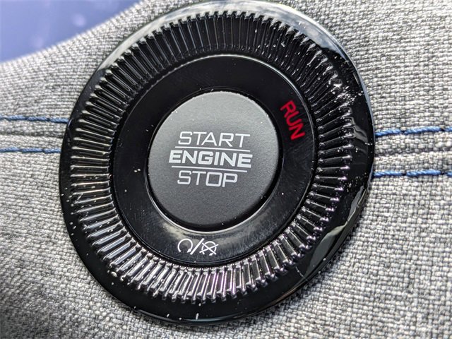 New 2025 Jeep Compass Latitude w/ Sun & Sound Group image 31