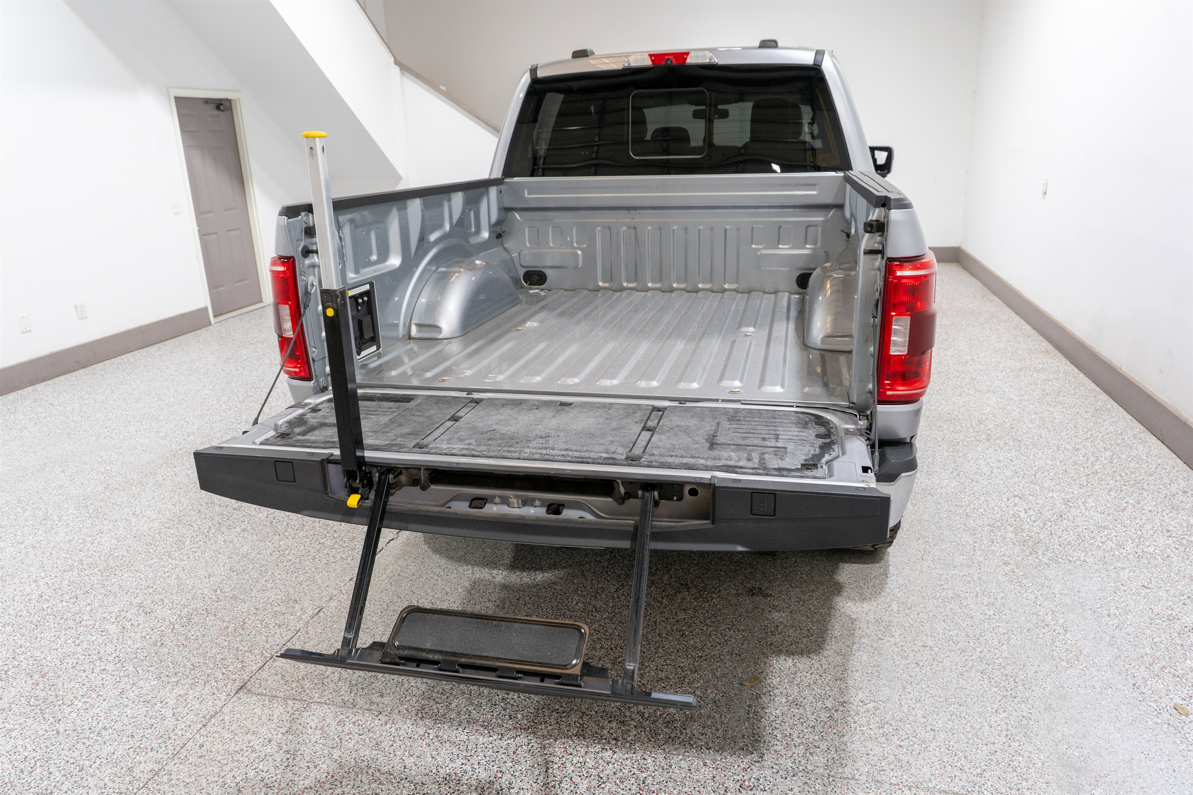 Used 2021 Ford F150 XLT w/ Equipment Group 302A High image 11