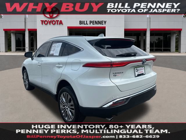 Used 2023 Toyota Venza XLE AWD/4WD image 3