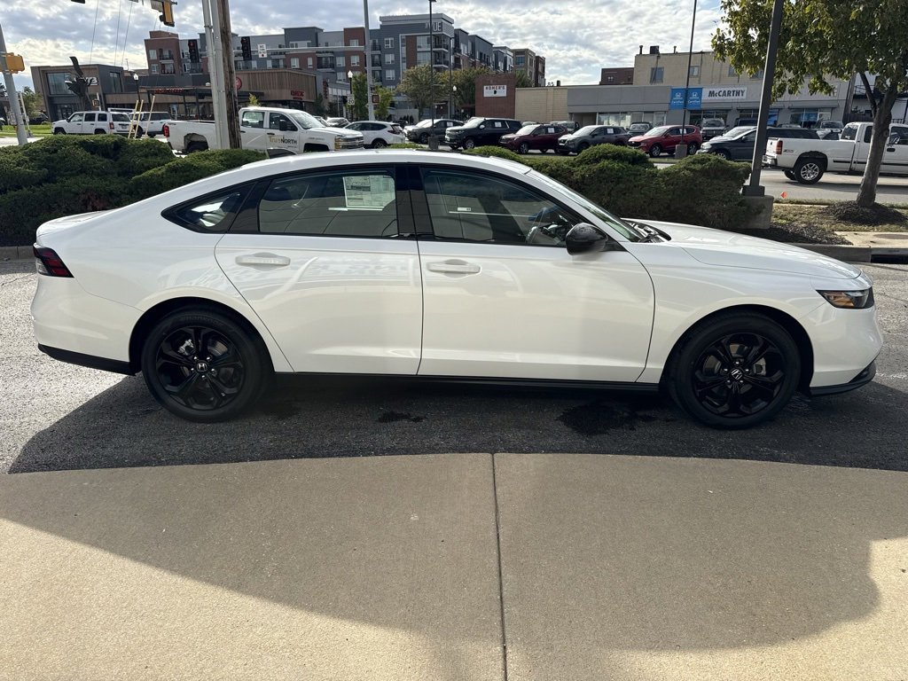 Used 2025 Honda Accord SE image 4