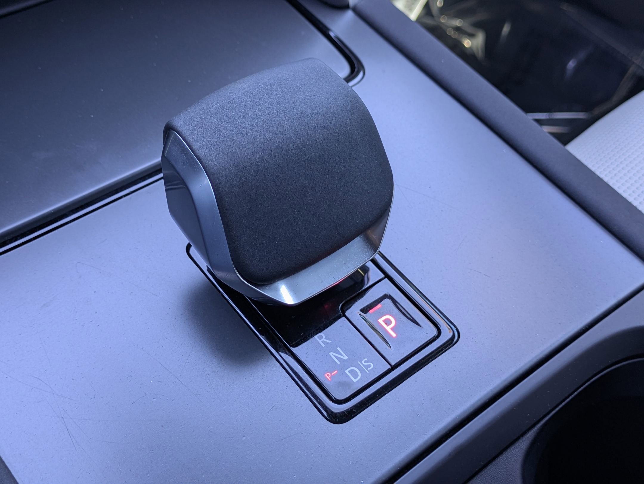 Certified 2025 Land Rover Discovery Sport Dynamic SE image 16