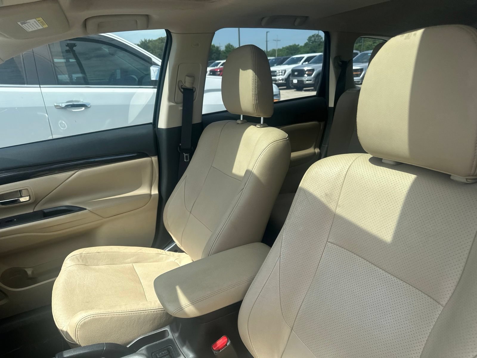 Used 2016 Mitsubishi Outlander GT AWD/4WD image 8