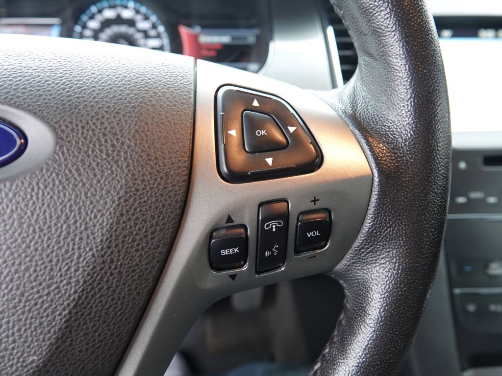 Used 2017 Ford Taurus SEL w/ Equipment Group 201A image 17