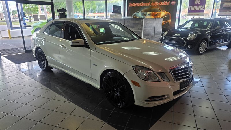 Used 2012 Mercedes-Benz E 350 4MATIC Sedan image 4