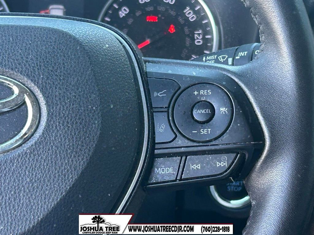 Used 2021 Toyota RAV4 XLE Premium image 20