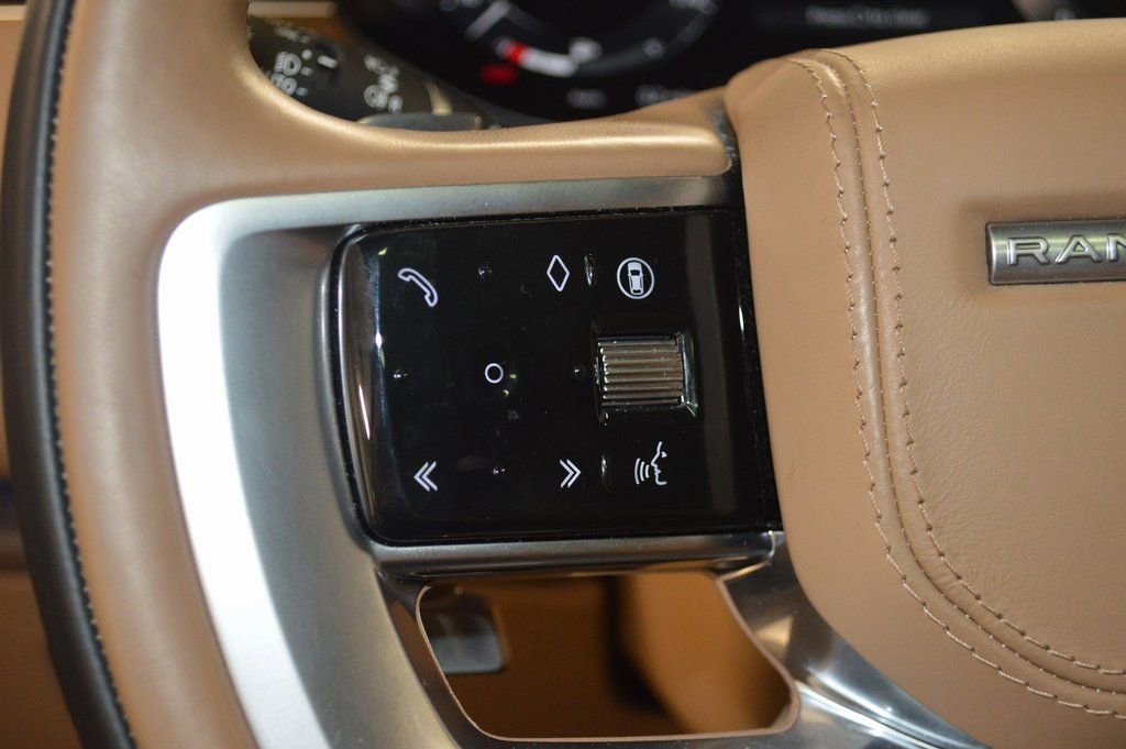 Used 2024 Land Rover Range Rover Long Wheelbase SE image 16