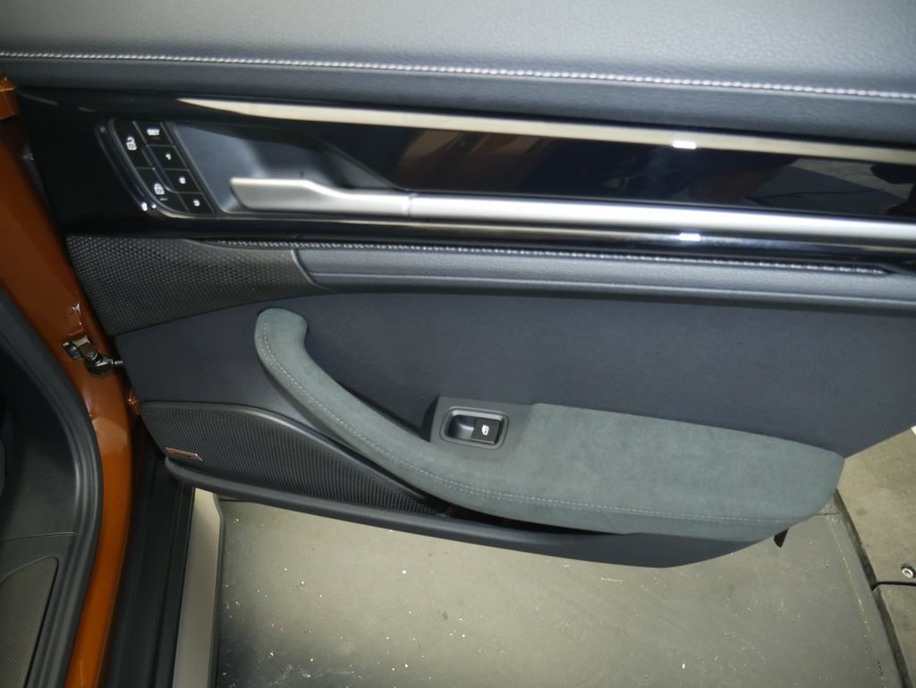 Certified 2025 Porsche Panamera Turbo AWD/4WD image 27
