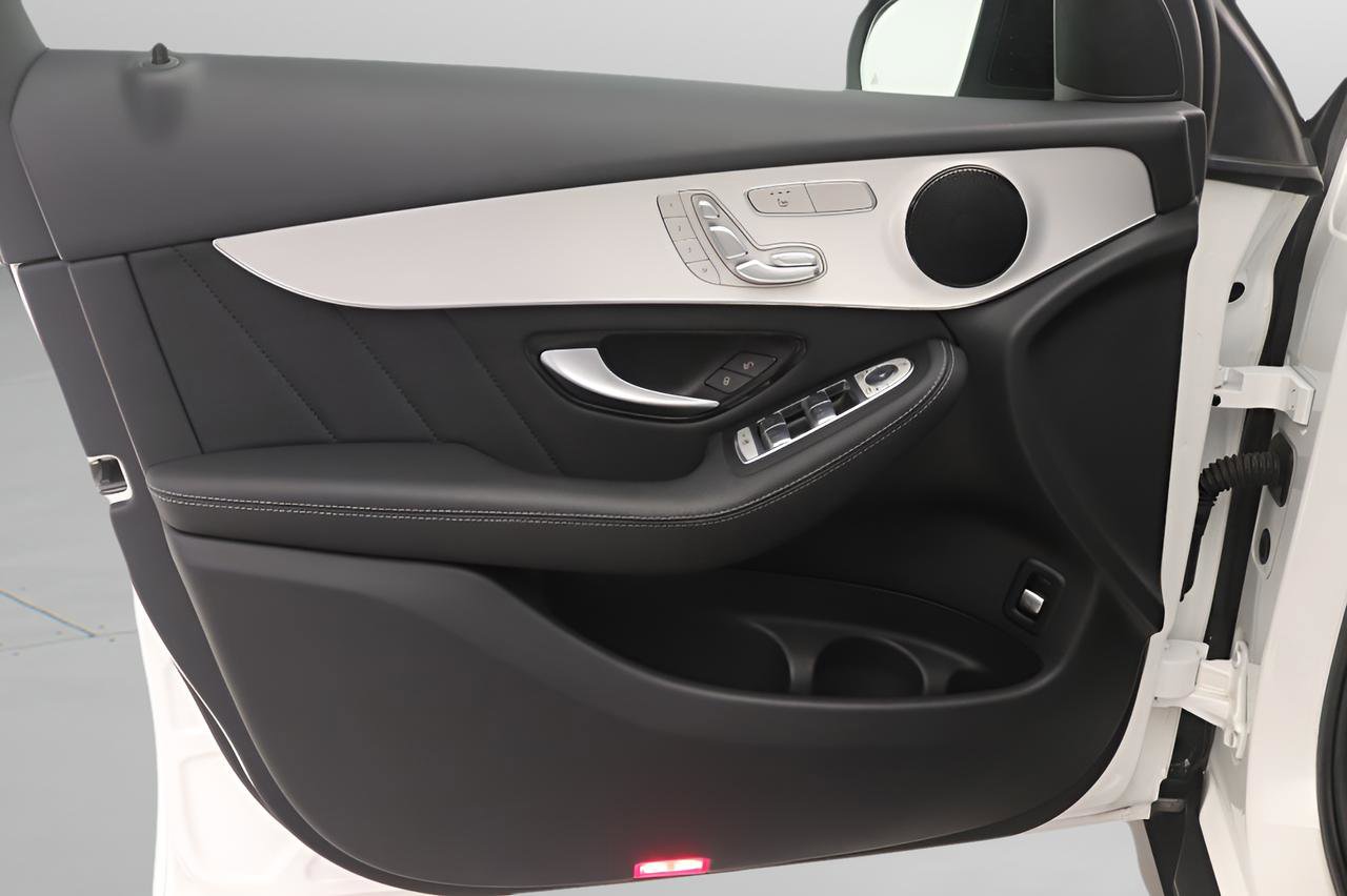 Certified 2022 Mercedes-Benz GLC 300 image 17