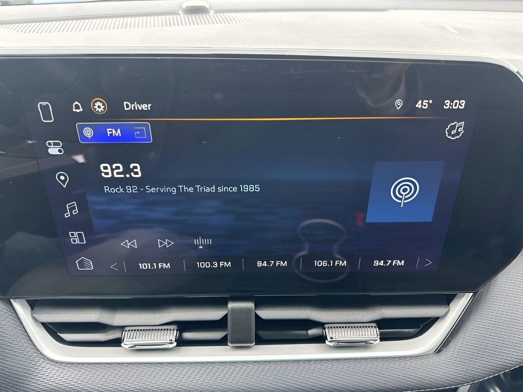 Used 2025 Chevrolet Equinox LT image 16