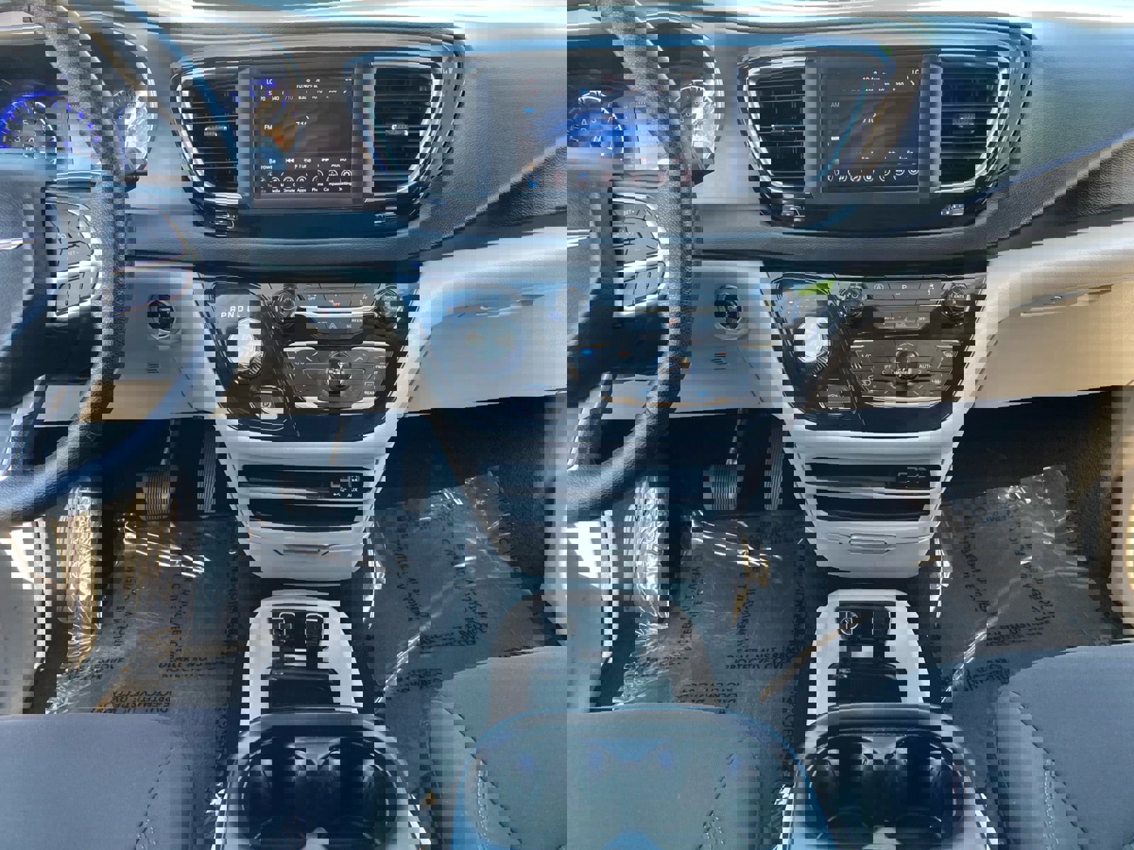 Used 2019 Chrysler Pacifica Touring Plus w/ Tire & Wheel Group image 11