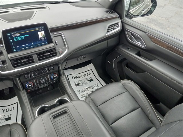 Used 2023 Chevrolet Suburban Premier image 18