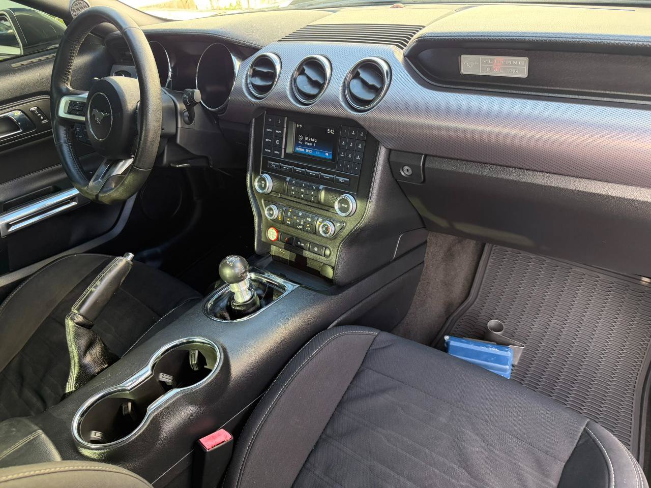 Used 2017 Ford Mustang GT w/ Black Accent Package RWD image 41
