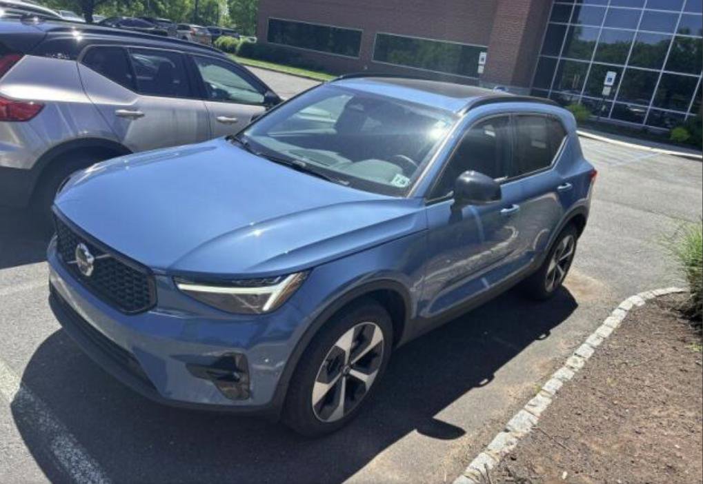 Used 2024 Volvo XC40 B5 Plus w/ Climate Package