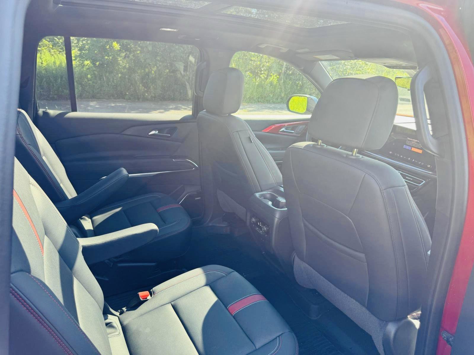 Used 2024 Chevrolet Traverse RS w/ LPO, Floor Liner Package image 36